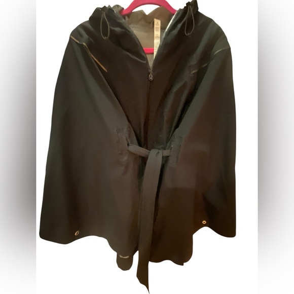 Rare Find ‼️ Vintage Lululemon Morning Mist Cape - Picture 2 of 7